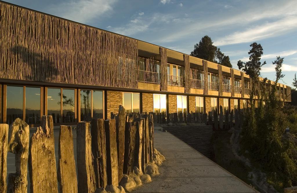 Arrebol Patagonia Hotel プエルト・バラス エクステリア 写真