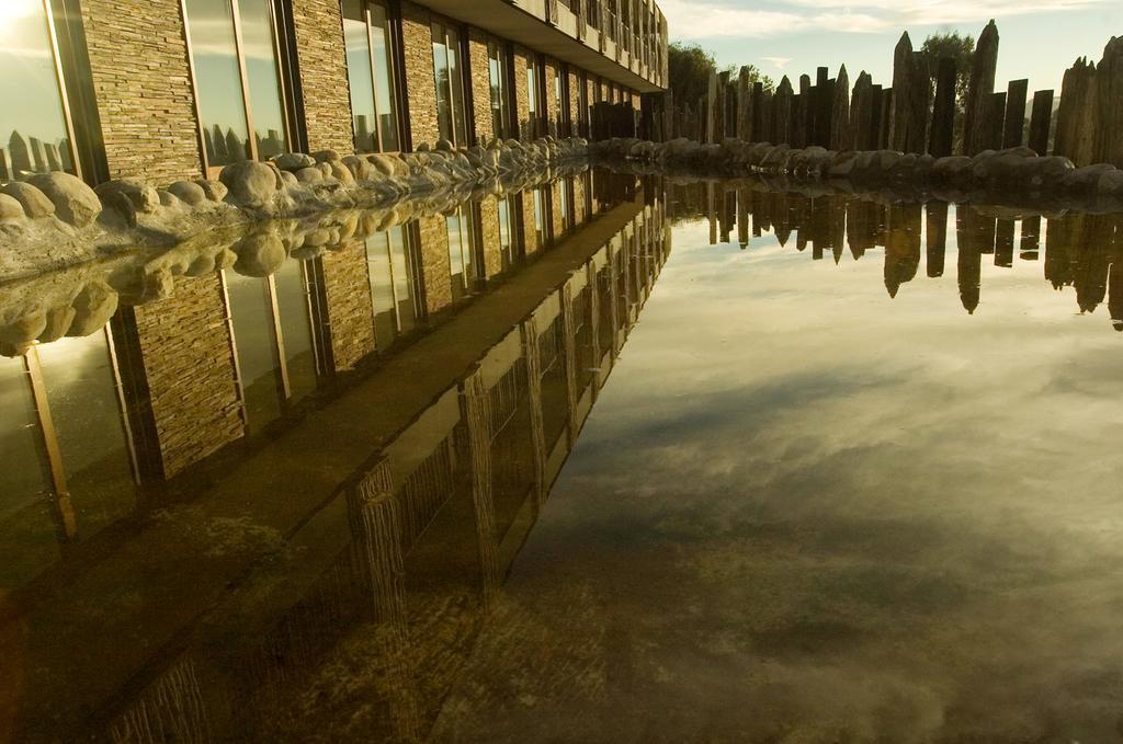 Arrebol Patagonia Hotel プエルト・バラス エクステリア 写真